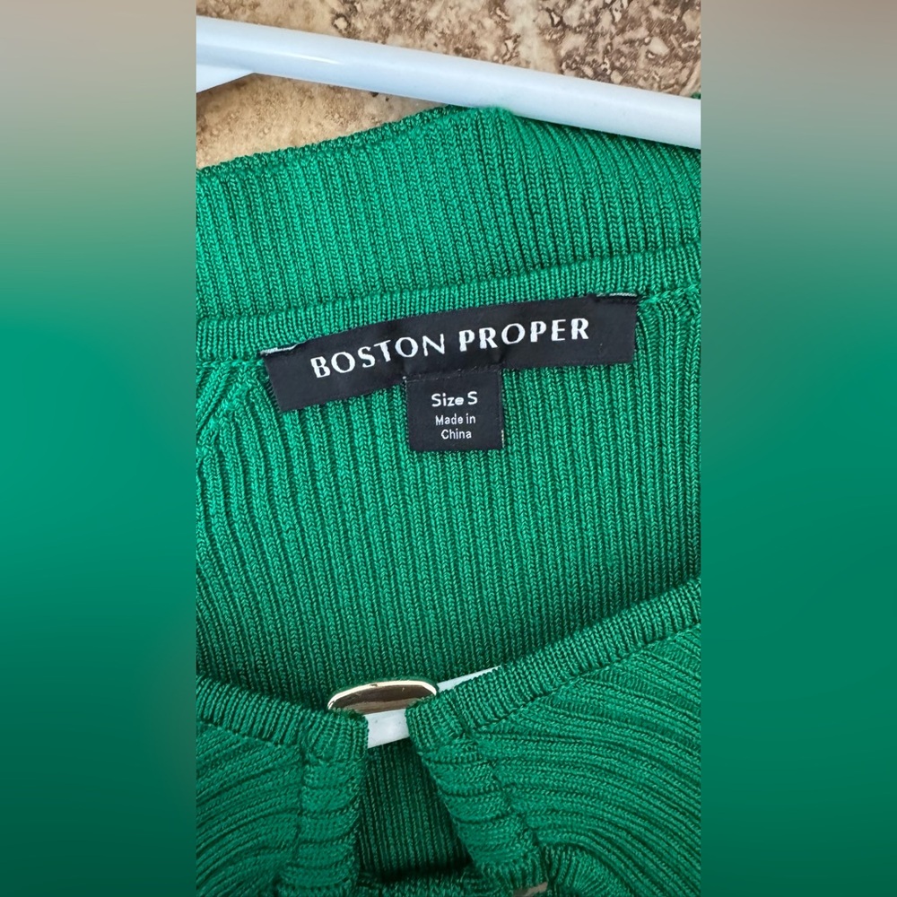 Green Ribbed Knit Top by - Picture 3 of 3